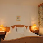 Gaestehaus Rieser 3* 메이른호픈